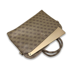 Guess Bolsa para Portátil de 13" a 15" con Estampado 4G, Compartimento Acolchado y Protección Segura, Marrón