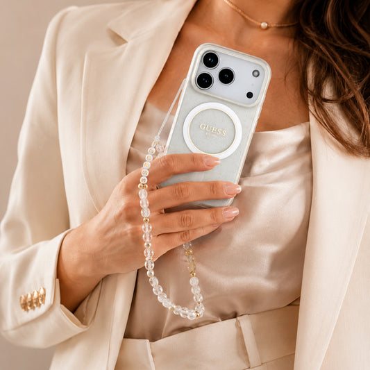 Guess Funda Brillante para iPhone 17 Pro con Correa de Perlas, Compatible con MagSafe y Protección Anticaídas, Transparente