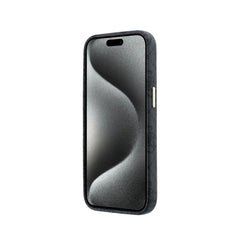 GUESS Funda de Polipiel Logo en Relieve para iPhone 14 Compatible con MagSafe y Protección Anticaídas, Negra