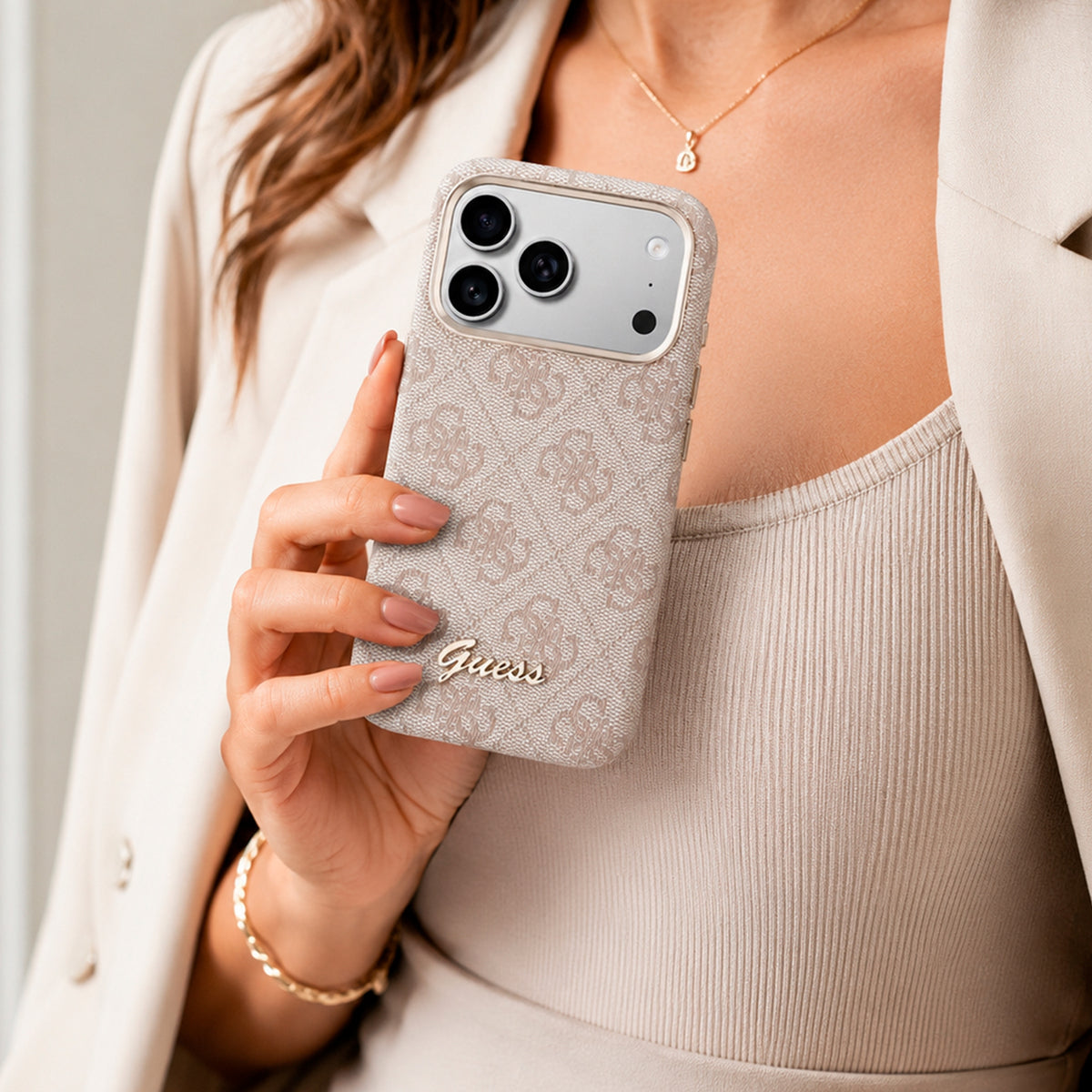 GUESS Funda Logo Script para iPhone 17 Pro Max/18 Pro Max Compatible con MagSafe y Protección Anticaídas, Rosa