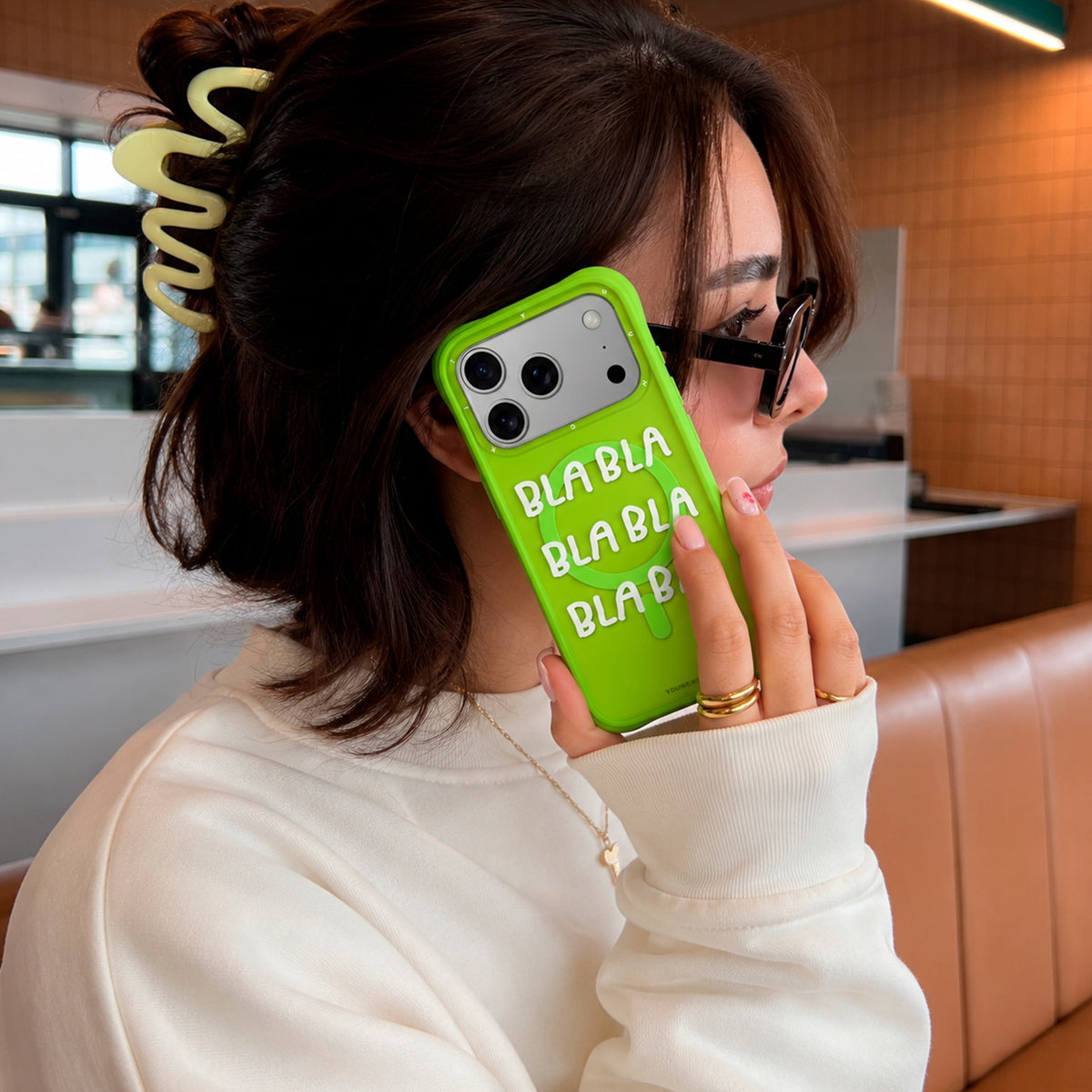 YOUNGKIT Funda Coffee Time para iPhone 17 Pro Max/18 Pro Max Compatible con MagSafe, No Para de Hablar, Verde