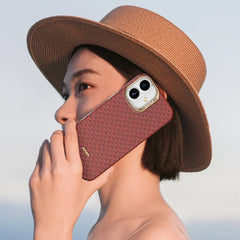 RAPTIC Funda Origen Natural de Fibra de Aramida para iPhone 17 Compatible con MagSafe, Oriental