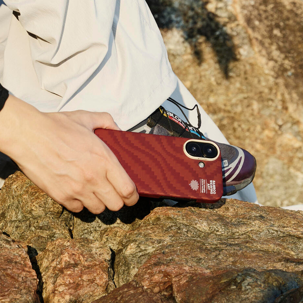 AIRITY Funda de Fibra de Aramida con Tejido de Bambú para iPhone 17 Compatible con MagSafe, Claret Red