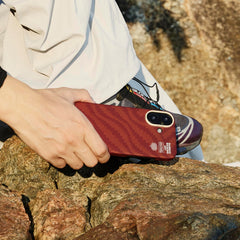 AIRITY Funda de Fibra de Aramida con Tejido de Bambú para iPhone 17 Compatible con MagSafe, Claret Red