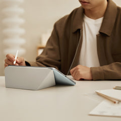 PITAKA Funda para iPad Pro 11" – MagEZ Folio 2 Blanca, Diseño Delgado y Protección Completa
